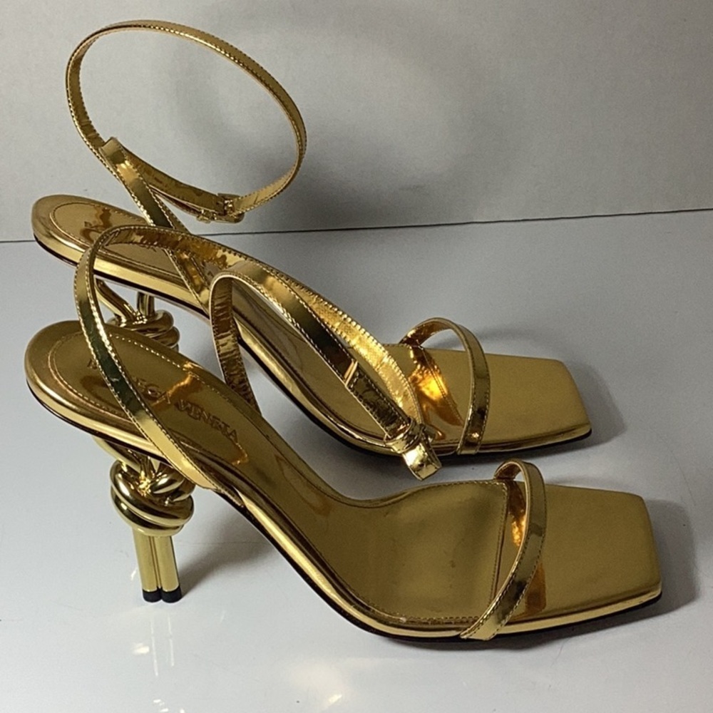 Bottega Veneta
Women's High Heel Knot Sandals - Picture 9 of 16